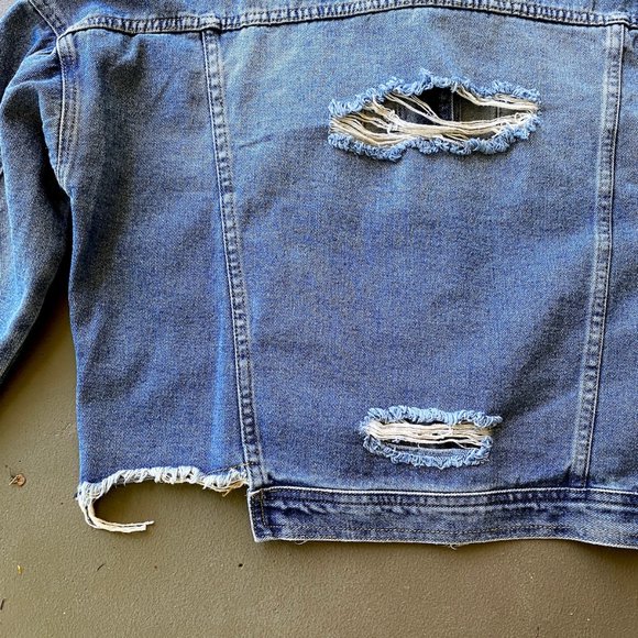 Destroyed Boyfriend Frayed Raw Hem Trucker Jean Jacket - Picture 17 of 17